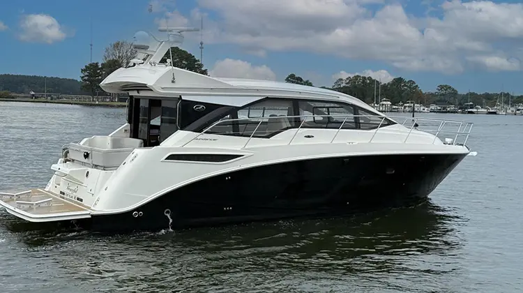 2017 Sea Ray Sundancer 460 boat