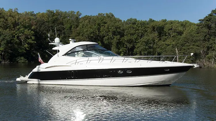 2005 Cruisers Yachts 520 Express