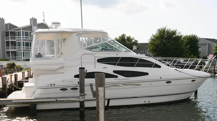 2007 Cruisers Yachts 415 Express Motoryacht
